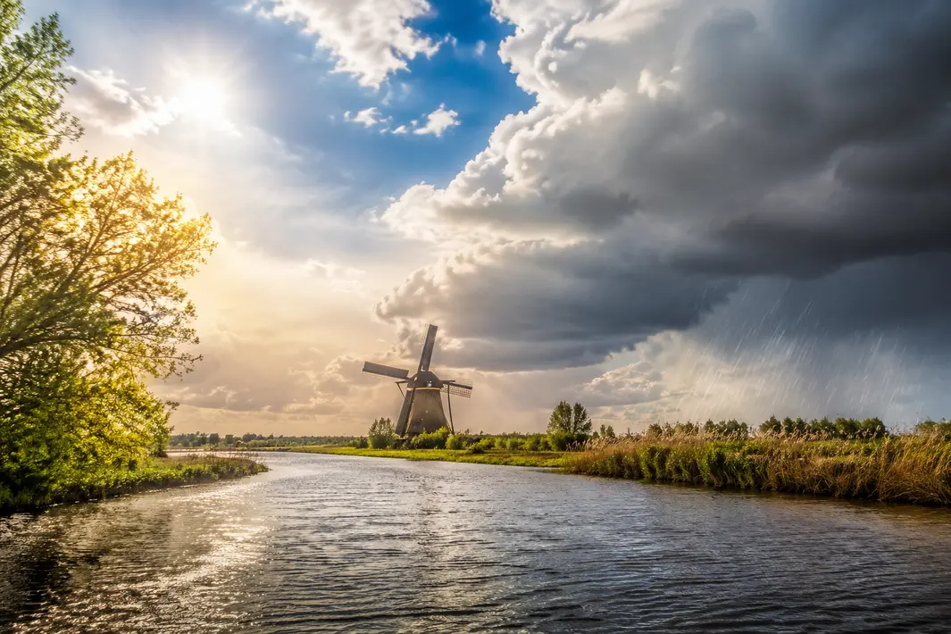 Afwisseling van zon en buien tijdens het weer van vandaag