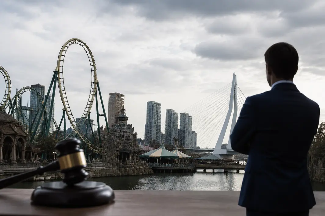Politieke onrust rond nieuwe eigenaar van pretpark in Rotterdam