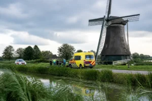 Zwaargewond meisje na aanrijding door molenwiek in Hei- en Boeicop
