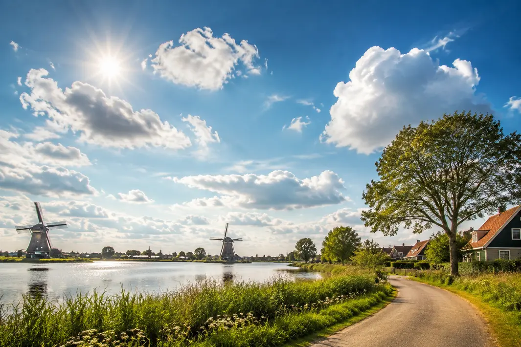 Rustig zomerweer met afwisseling tussen zon en wolken de komende dagen